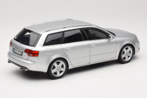 Audi A4 B7 3.2 Quattro Avant シルバー Minichamps 1:18 5010404215 メタル - 画像 3/8