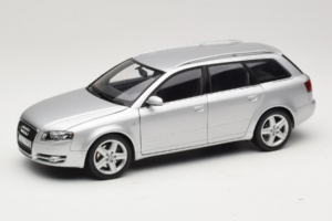Audi A4 B7 3.2 Quattro Avant シルバー Minichamps 1:18 5010404215 メタル
