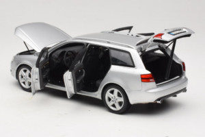 Audi A4 B7 3.2 Quattro Avant シルバー Minichamps 1:18 5010404215 メタル - 画像 5/8