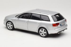 Audi A4 B7 3.2 Quattro Avant シルバー Minichamps 1:18 5010404215 メタル - 画像 7/8