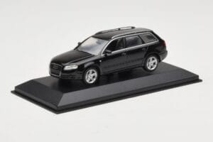 Audi A4 B7 Avant ブラック Minichamps 1:43 AUDI008 メタル - 画像 2/3