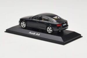Audi A4 B8 3.2 Quattro Phantom Black Minichamps 1:43 5010704133 メタル - 画像 3/4