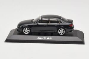 Audi A4 B8 3.2 Quattro Phantom Black Minichamps 1:43 5010704133 メタル