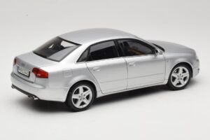 Audi A4 B8 3.2 Quattro シルバー Minichamps 1:18 5010404115 メタル - 画像 3/8