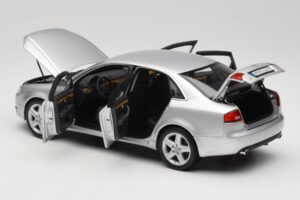 Audi A4 B8 3.2 Quattro シルバー Minichamps 1:18 5010404115 メタル - 画像 5/8