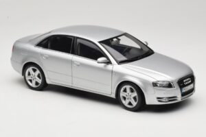Audi A4 B8 3.2 Quattro シルバー Minichamps 1:18 5010404115 メタル - 画像 6/8