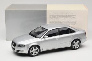 Audi A4 B8 3.2 Quattro シルバー Minichamps 1:18 5010404115 メタル - 画像 8/8