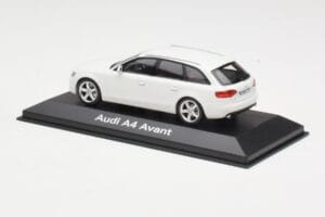 Audi A4 B8 Avant Ibis White Minichamps 1:43 5010804213 メタル - 画像 3/4