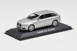 Audi A4 B8 Avant Ice Silver Minichamps 1:43 5011204213-R1 メタル - 画像 2/4