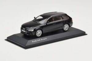 Audi A4 B8 Avant Phantom Black Minichamps 1:43 5011204223 メタル - 画像 2/4