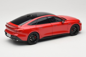 Audi A5L Sportback レッド OEM 1:18 ZAM60004A メタル - 画像 3/8