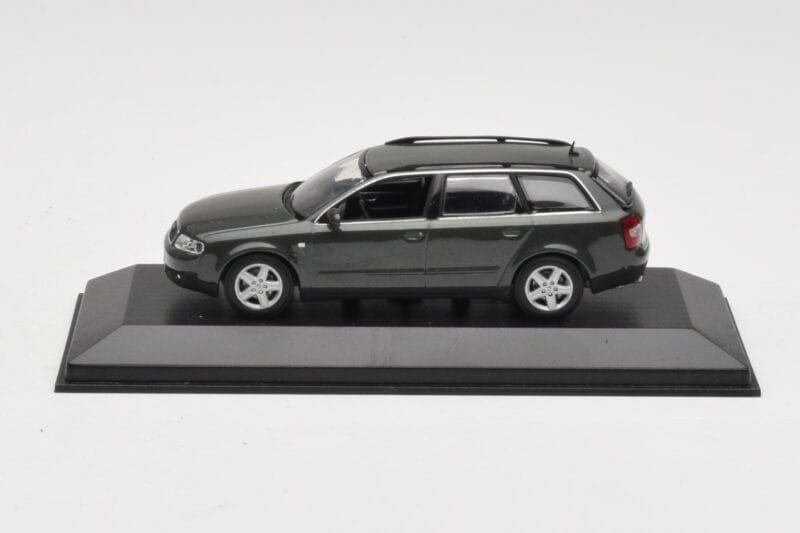 Audi A6 C5 Avant ダークグレー Minichamps 1:43 AUDI006 メタル