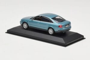 Audi A6 C5 ライトブルー Minichamps 1:43 AUDI004 メタル - 画像 3/4
