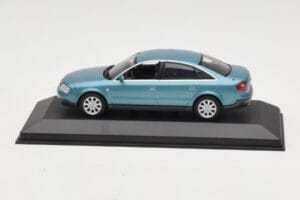 Audi A6 C5 ライトブルー Minichamps 1:43 AUDI004 メタル