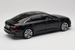 Audi A6L C8 ブラック Paudi Model 1:18 42499 メタル - 画像 3/8