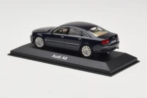 Audi A8 D3 Blue Metallic Light Interior Minichamps 1:43 20000001386003 メタル - 画像 3/4