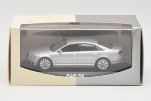 Audi A8 D3 ライトシルバー Minichamps 1:43 5010508113 メタル - 画像 4/4