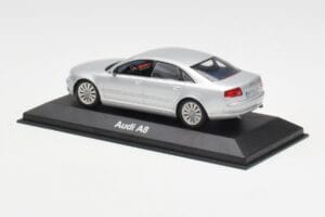 Audi A8 D3 シルバー Minichamps 1:43 20000001386001 メタル - 画像 3/4