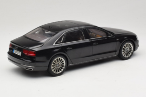Audi A8L D3 W12 Phantom Black Kyosho 1:18 5011008125 メタル - 画像 3/8