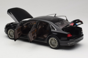 Audi A8L D3 W12 Phantom Black Kyosho 1:18 5011008125 メタル - 画像 5/8