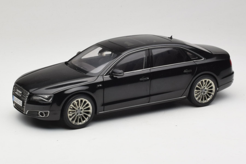 Audi A8L D3 W12 Phantom Black Kyosho 1:18 5011008125 メタル