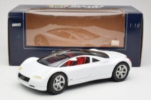 Audi Avus Quattro Alpine White Revell 1:18 08913 メタル - 画像 8/8