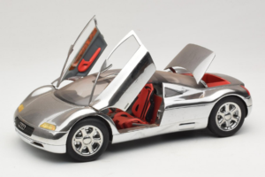 Audi Avus Quattro Chrome Silver Revell 1:18 08913-C1 メタル - 画像 2/8