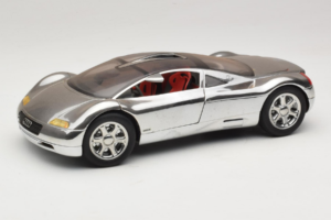 Audi Avus Quattro Chrome Silver Revell 1:18 08913-C1 メタル