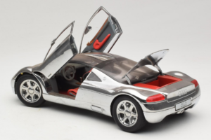 Audi Avus Quattro Chrome Silver Revell 1:18 08913-C1 メタル - 画像 5/8