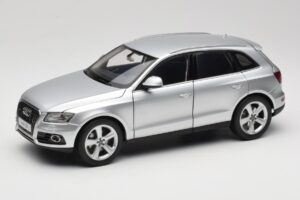 Audi Q5 8R Ice Silver Kyosho 1:18 09242IS メタル