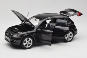 Audi Q5 8R Lava Grey Kyosho 1:18 09242LG メタル - 画像 2/8