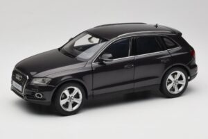Audi Q5 8R Lava Grey Kyosho 1:18 09242LG メタル