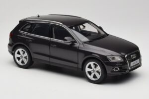 Audi Q5 8R Lava Grey Kyosho 1:18 09242LG メタル - 画像 6/8