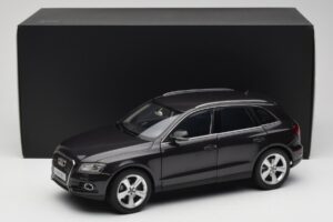 Audi Q5 8R Lava Grey Kyosho 1:18 09242LG メタル - 画像 8/8