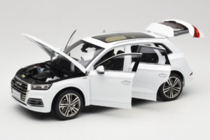 Audi Q5L FY ホワイト Paudi Model 1:18 30694 メタル - 画像 2/8