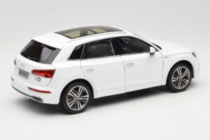 Audi Q5L FY ホワイト Paudi Model 1:18 30694 メタル - 画像 3/8