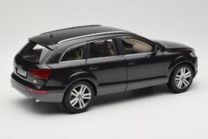 Audi Q7 4L Lava Grey Minichamps 1:18 5010507625 メタル - 画像 3/8