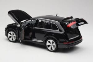 Audi Q7 4M Orca Black Minichamps 1:18 5011407625 メタル - 画像 5/8
