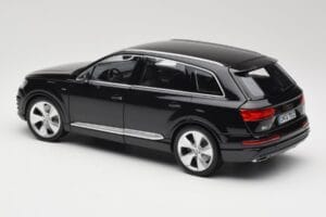 Audi Q7 4M Orca Black Minichamps 1:18 5011407625 メタル - 画像 7/8