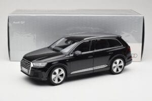 Audi Q7 4M Orca Black Minichamps 1:18 5011407625 メタル - 画像 8/8