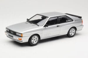 Audi Quattro B2 シルバー Minichamps 1:18 155016122 メタル