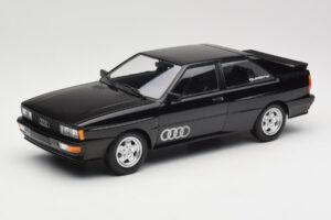 Audi Quattro ブラックメタリック Minichamps 1:18 155016121 メタル