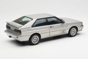 Audi Quattro LWB シルバー AUTOart 1:18 70303 メタル - 画像 3/8