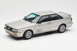 Audi Quattro LWB シルバー AUTOart 1:18 70303 メタル
