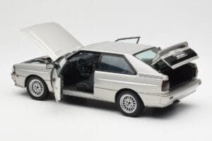 Audi Quattro LWB シルバー AUTOart 1:18 70303 メタル - 画像 5/8