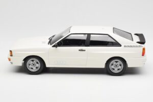 Audi Quattro ホワイト Minichamps 1:18 155016120 メタル - 画像 3/6