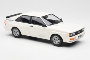 Audi Quattro ホワイト Minichamps 1:18 155016120 メタル - 画像 4/6