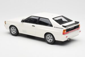 Audi Quattro ホワイト Minichamps 1:18 155016120 メタル - 画像 5/6