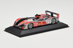 Audi R10 TDI LMP1 #3 L. Luhr / A. Premat / M. Rockenfeller 24 Hours of Le Mans 2008 Minichamps 1:43 400089903 メタル - 画像 2/4