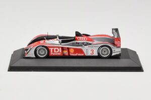 Audi R10 TDI LMP1 #3 L. Luhr / A. Premat / M. Rockenfeller 24 Hours of Le Mans 2008 Minichamps 1:43 400089903 メタル